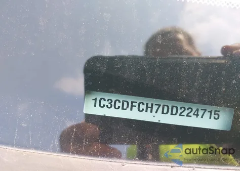 2013 Dodge Dart Limited z USA, uszkodzony, nr VIN 1C3CDFCH7DD224715